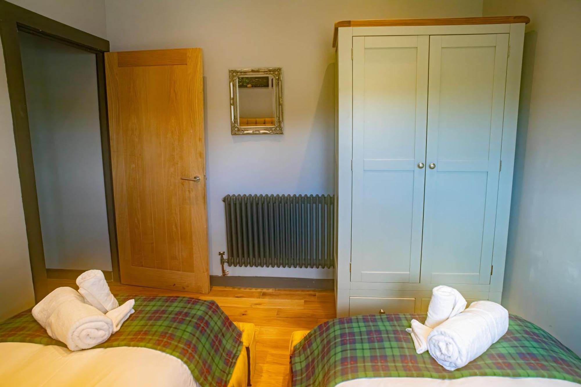 Luxury 4 Bedroom Cottage With Stunning Views Near Fairy Pools! Carbost  Exterior foto